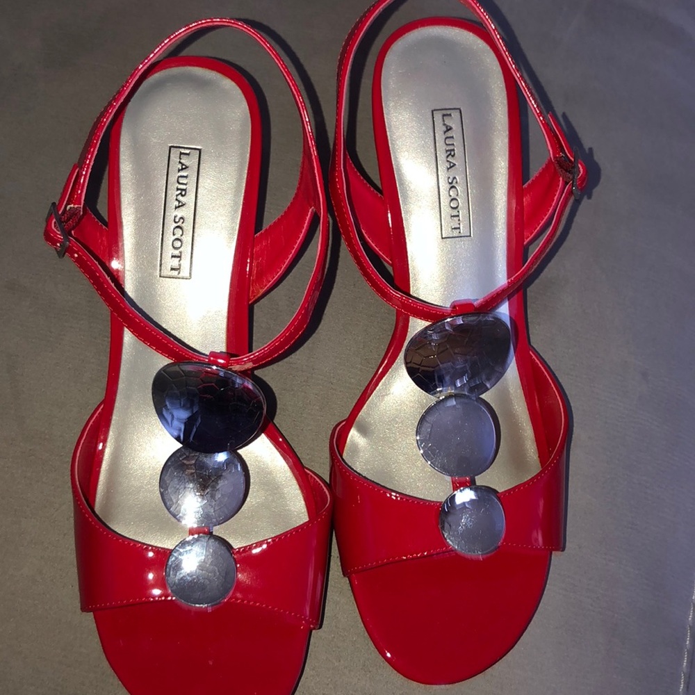 NEW ❗️LAURA SCOTT RED and Silver Size 10